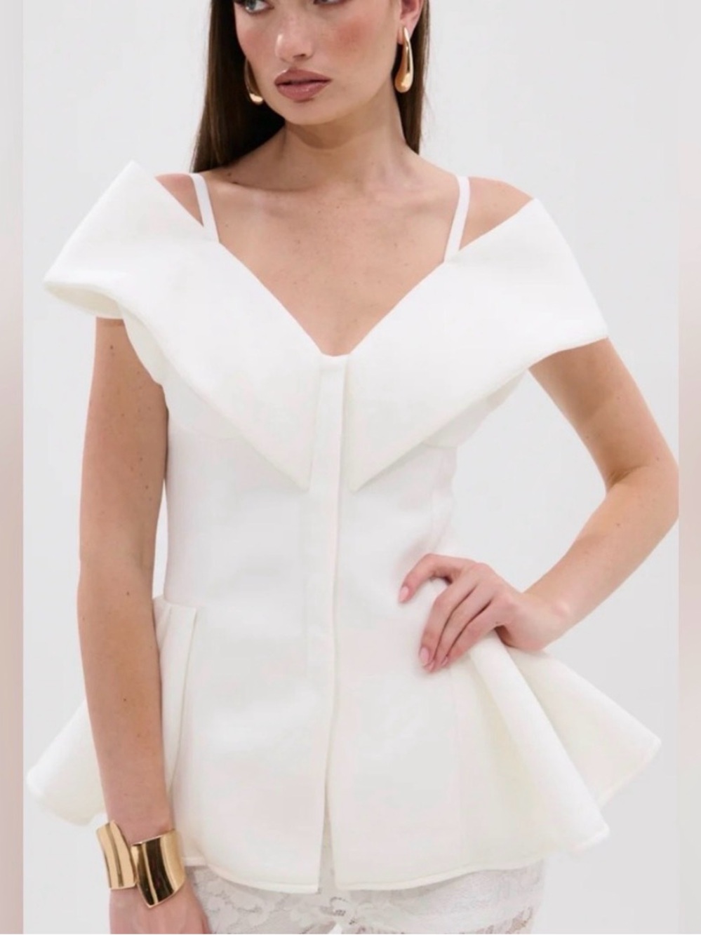AKIRA White Off-Shoulder Peplum Top